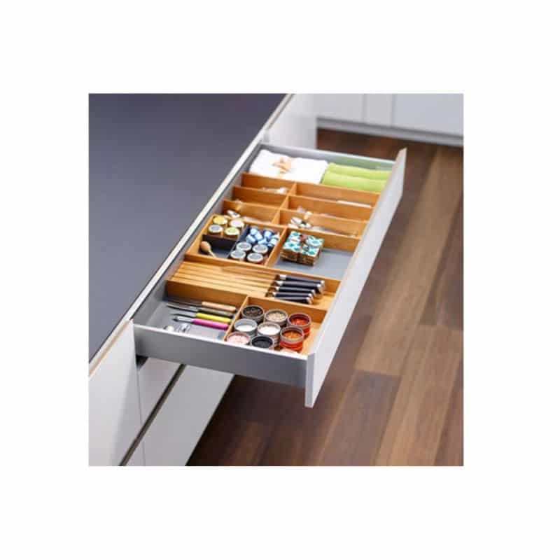 Ảnh thực tế phụ kiện chia ngăn FINELINE cho hộc tủ Hafele 556.05.413 Ảnh thực tế phụ kiện chia ngăn FINELINE cho hộc tủ Hafele 556.05.413